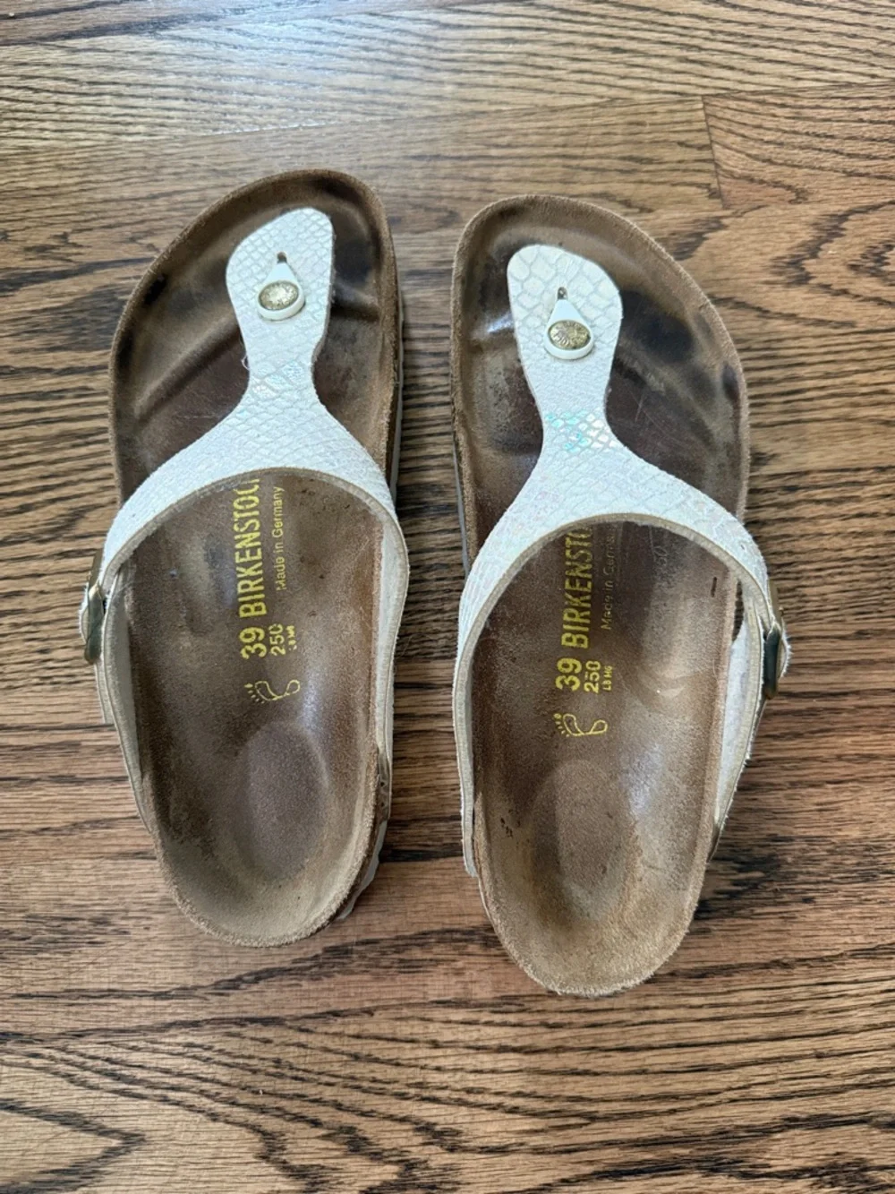 Birkenstock Gizeh Women's Thong Sandal - White Snake Print Size 39 - Picture 3 of 5